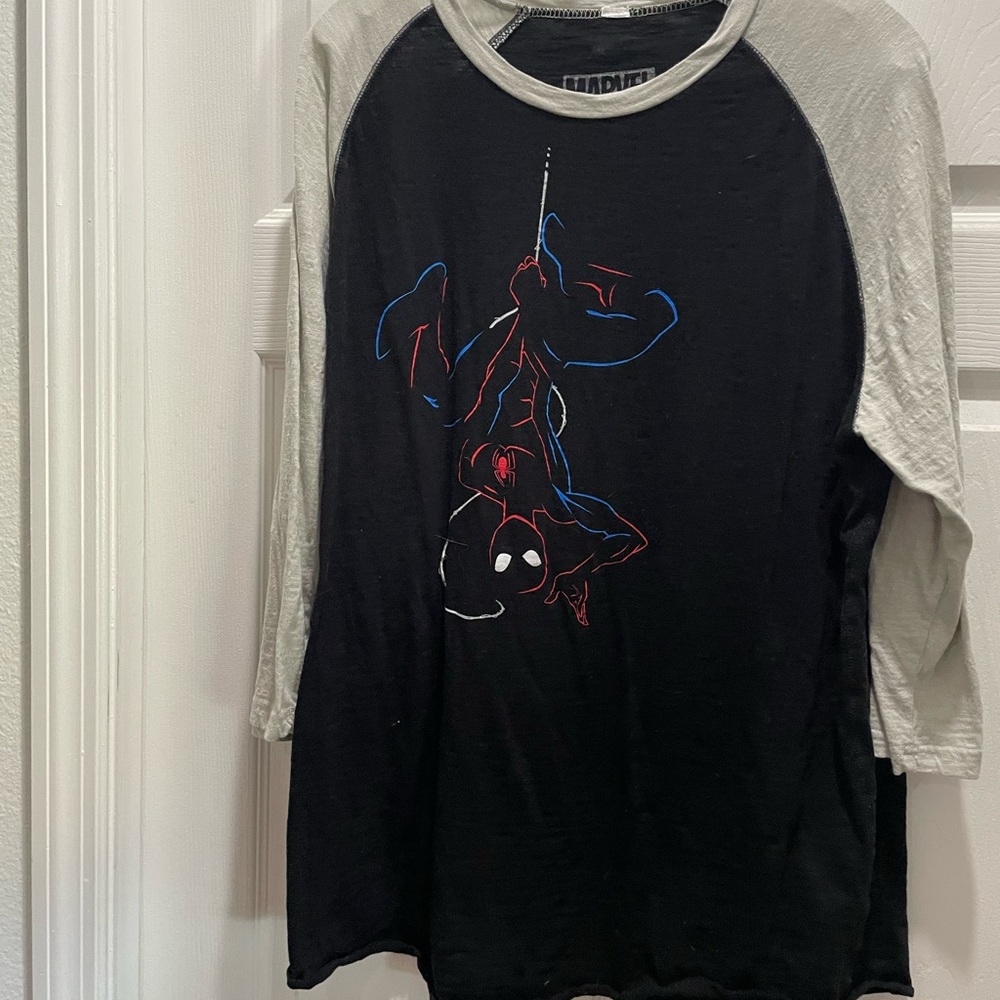 Women’s Size 2XL Universal Studios Marvel Spider-Man Baseball Jersey Shirt